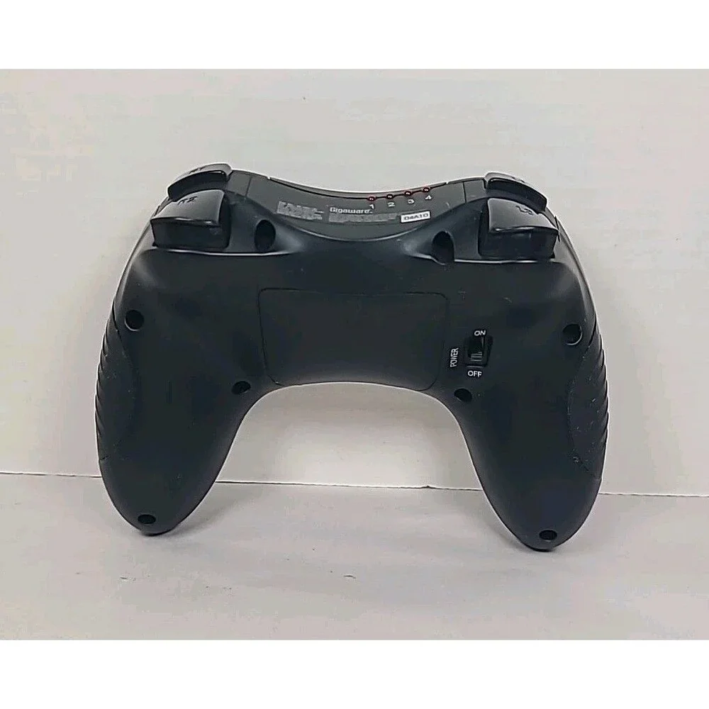 GIGAWARE Wireless Controller #26-1031 For PS3 or PC